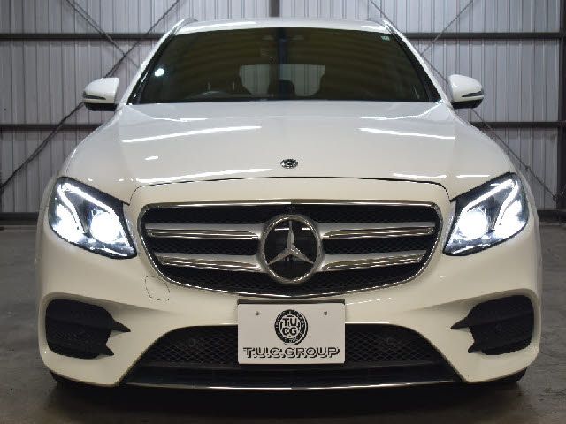 Mercedes Benz E-CLASS 2018-12 22338-29