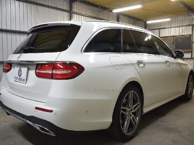 Mercedes Benz E-CLASS 2018-12 22338-2