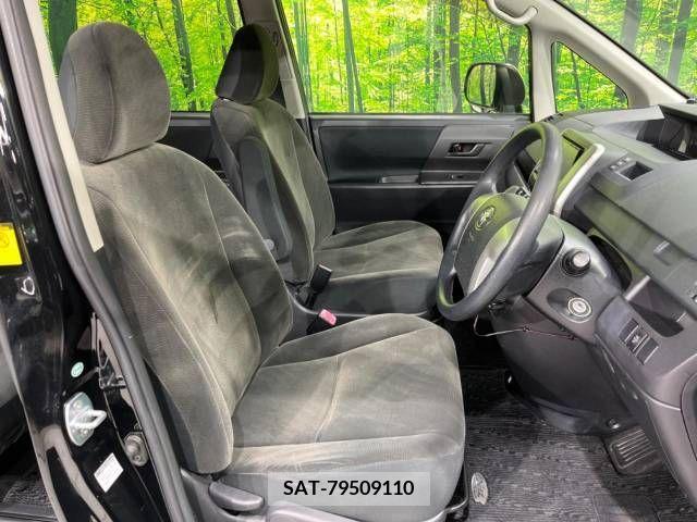 Toyota VOXY 2012-02 379314-8
