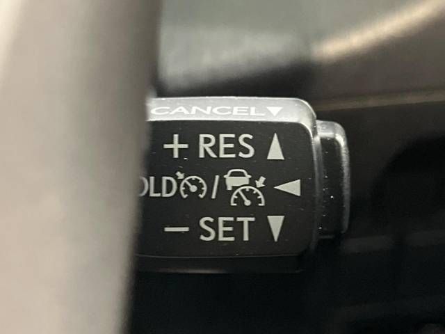 Toyota PRIUS ALPHA 2019-04 15935-4