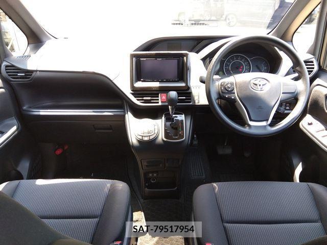 Toyota NOAH 2018-12 321699-1