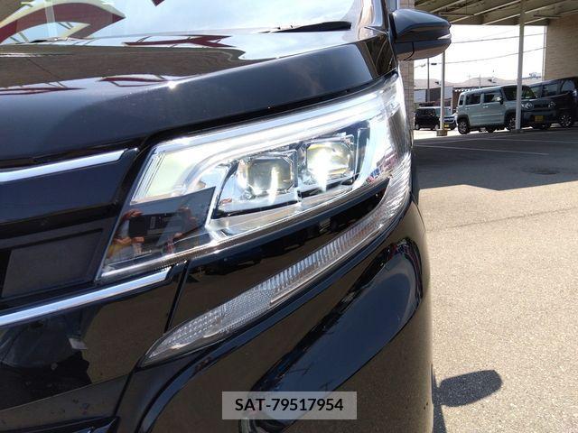 Toyota NOAH 2018-12 321699-17