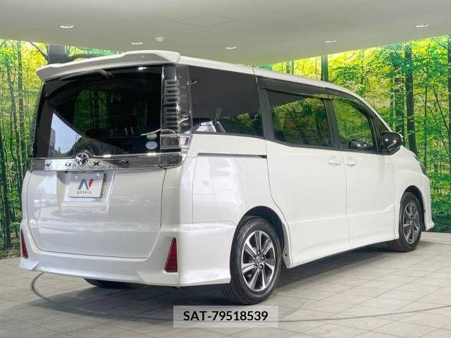 Toyota VOXY 2018-04 289081-18