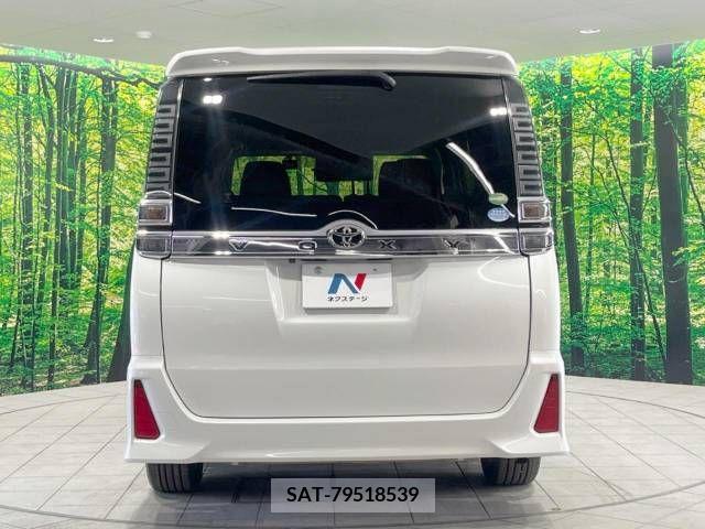 Toyota VOXY 2018-04 289081-16