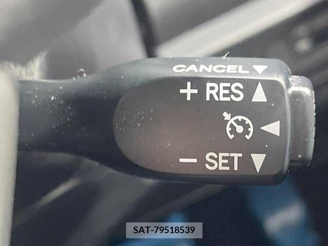 Toyota VOXY 2018-04 289081-7