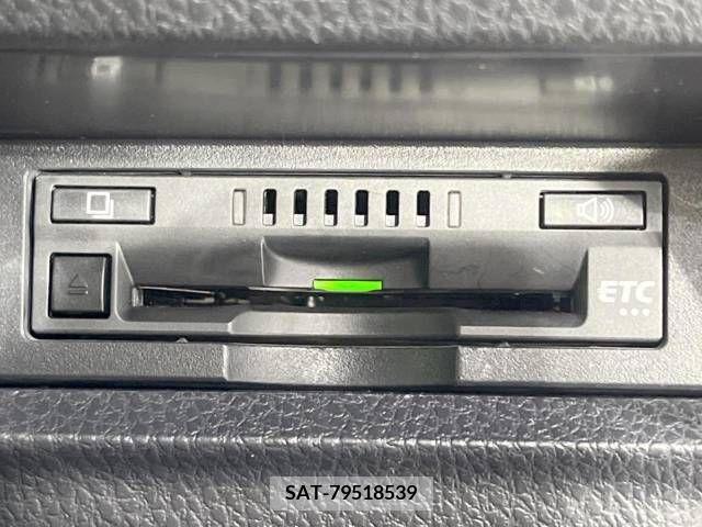 Toyota VOXY 2018-04 289081-6