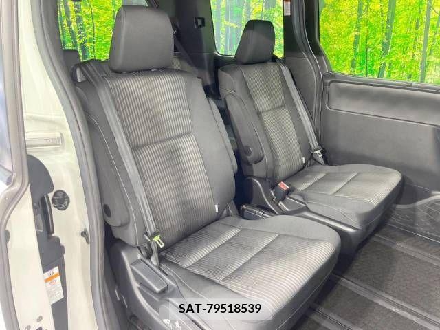 Toyota VOXY 2018-04 289081-9