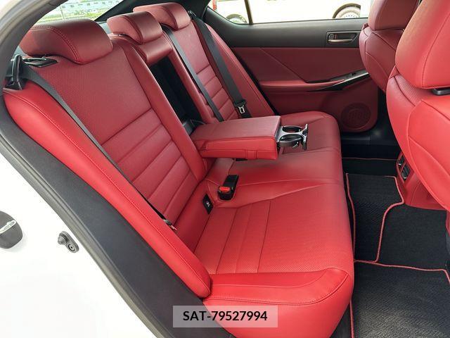 Lexus IS 2023-06 388246-14