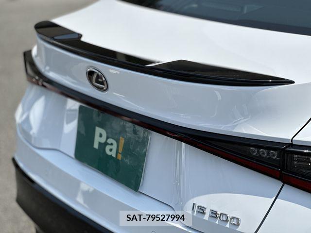 Lexus IS 2023-06 388246-22