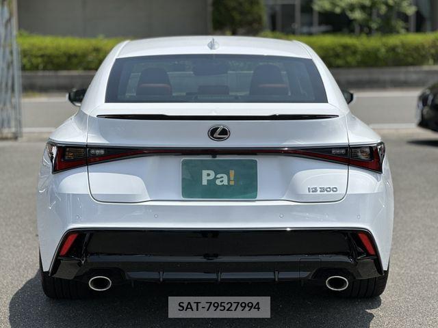 Lexus IS 2023-06 388246-28