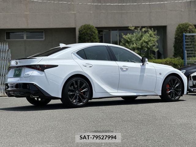 Lexus IS 2023-06 388246-27