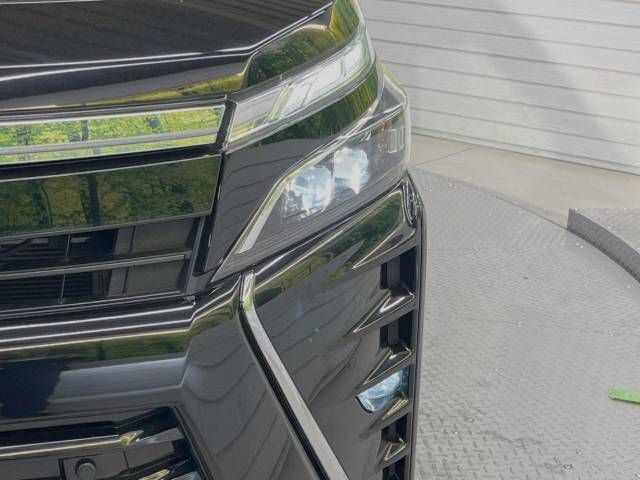 Toyota VOXY 2019-12 188488-13