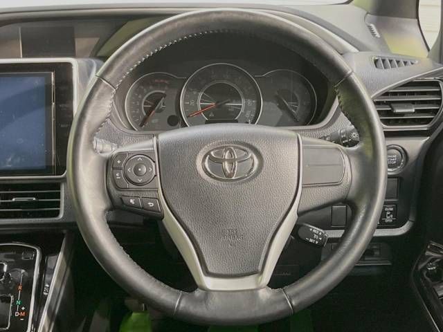 Toyota VOXY 2019-12 188488-12