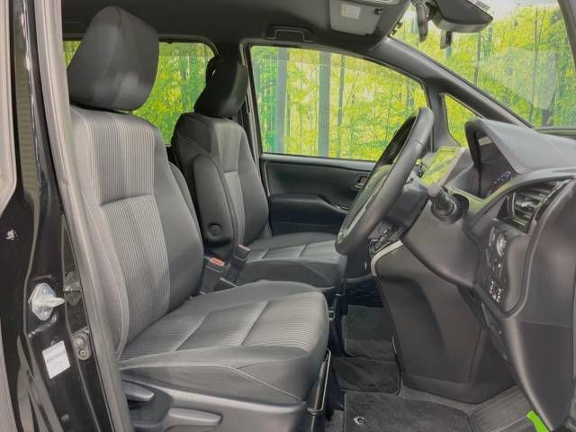 Toyota VOXY 2019-12 188488-8