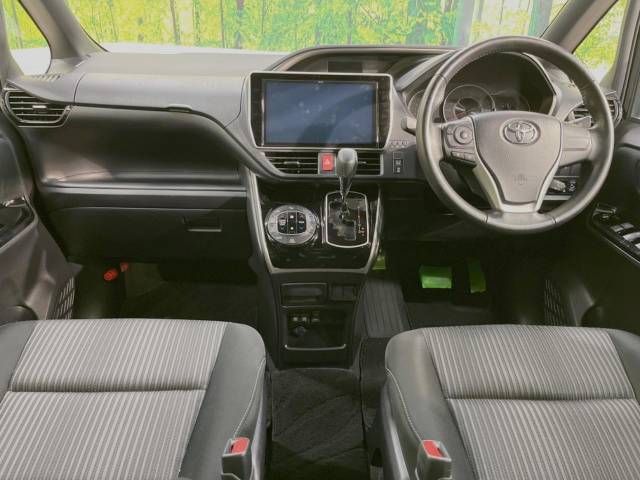 Toyota VOXY 2019-12 188488-1