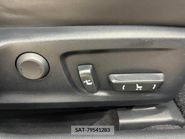 Lexus IS 2017-10 334372-11