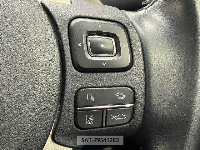 Lexus IS 2017-10 334372-8