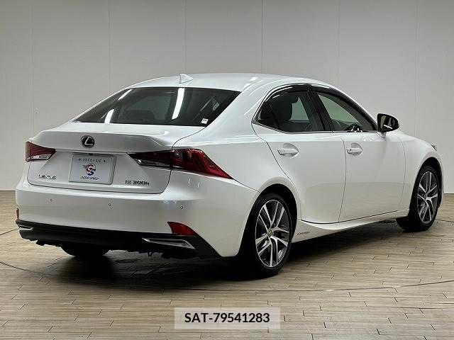 Lexus IS 2017-10 334372-15