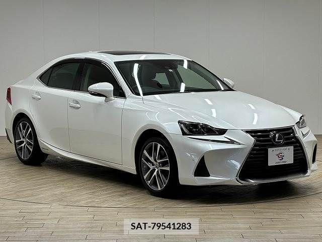 Lexus IS 2017-10 334372-14