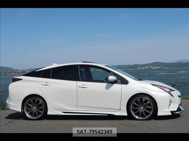 Toyota PRIUS 2016-07 386117-6
