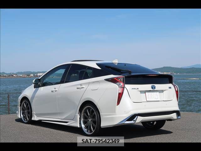Toyota PRIUS 2016-07 386117-3