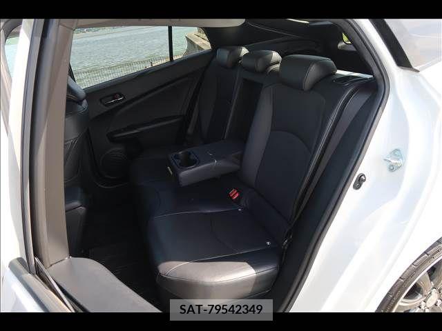 Toyota PRIUS 2016-07 386117-18