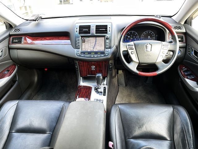 Toyota CROWN SEDAN 2012-03 194824-1