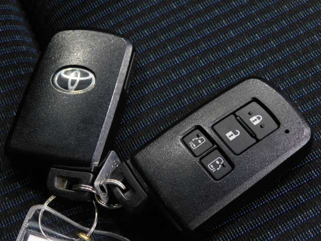 Toyota VOXY 2015-12 11016-9