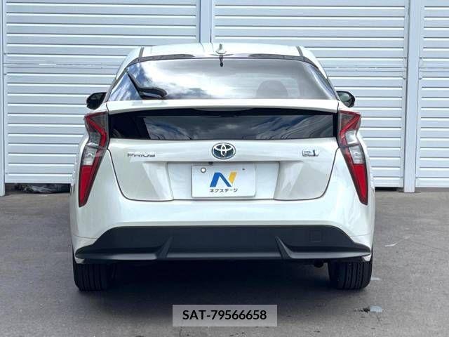 Toyota PRIUS 2016-04 352285-13