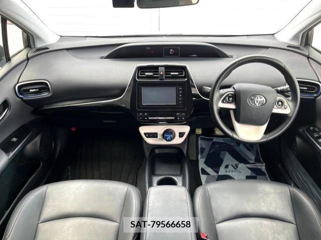 Toyota PRIUS 2016-04 352285-1