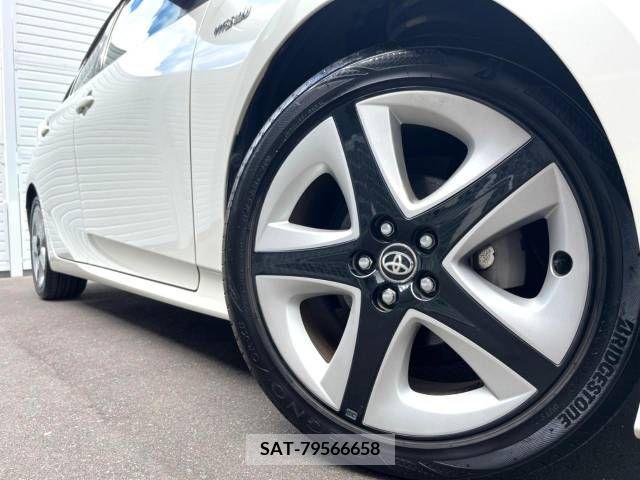 Toyota PRIUS 2016-04 352285-11