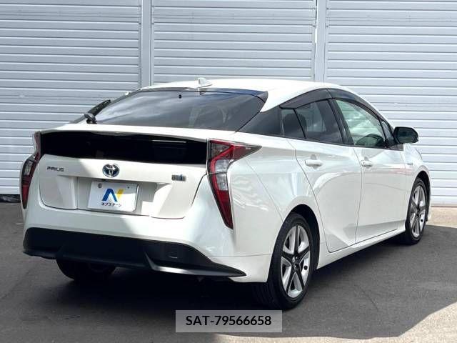 Toyota PRIUS 2016-04 352285-15