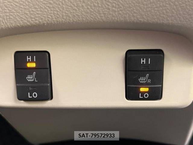 Toyota SIENTA 2017-06 285082-6