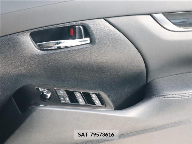 Toyota ALPHARD 2016-09 212759-5