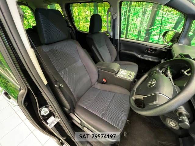 Toyota VOXY 2015-06 370409-8