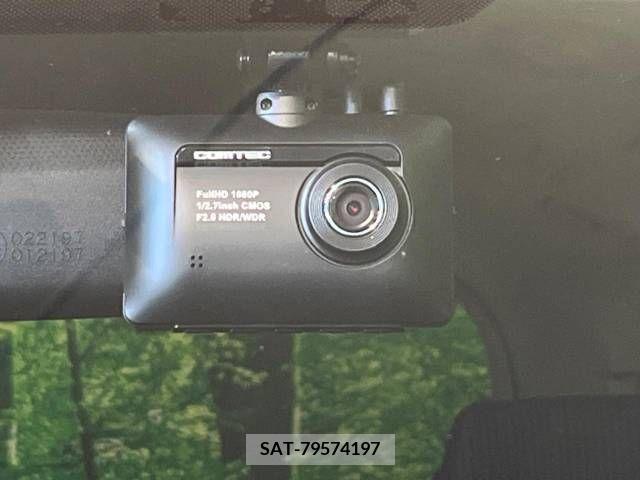 Toyota VOXY 2015-06 370409-6