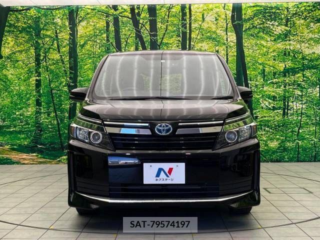 Toyota VOXY 2015-06 370409-15