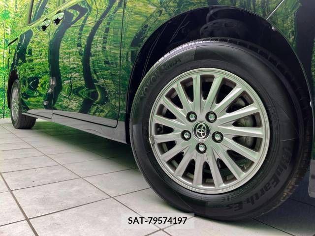 Toyota VOXY 2015-06 370409-14