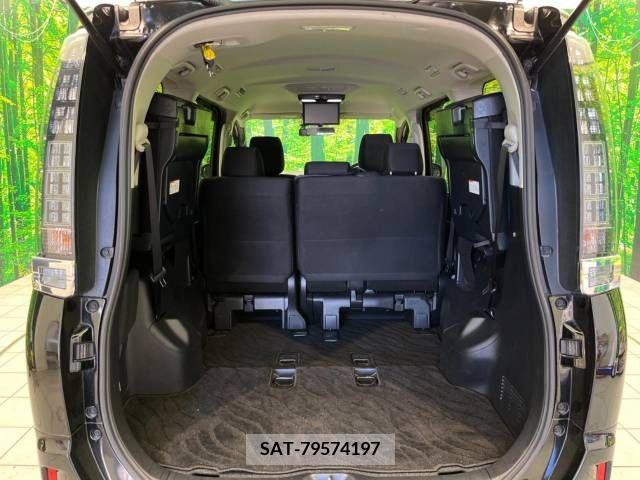Toyota VOXY 2015-06 370409-11