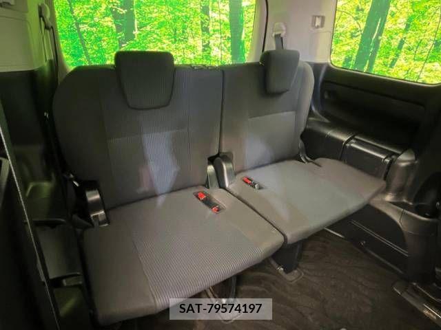 Toyota VOXY 2015-06 370409-10