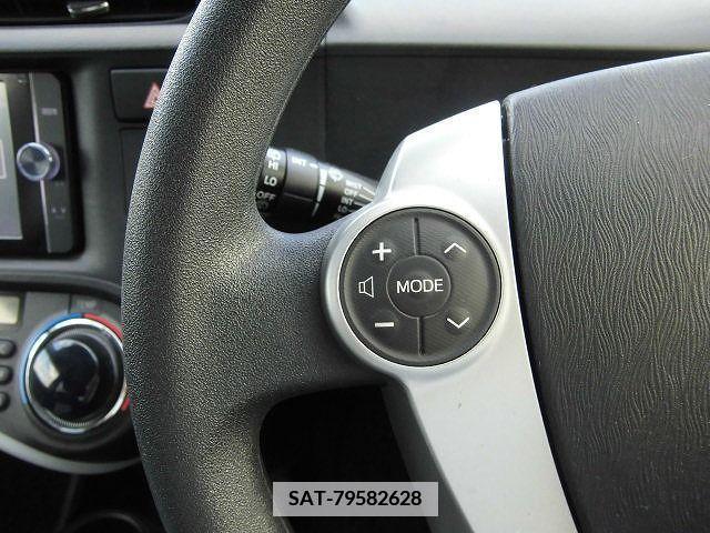 Toyota AQUA 2013-08 356295-4