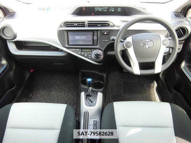 Toyota AQUA 2013-08 356295-1