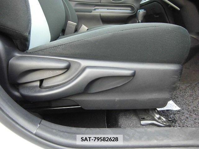 Toyota AQUA 2013-08 356295-26