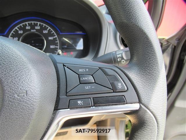 Nissan NOTE 2018-10 349867-21