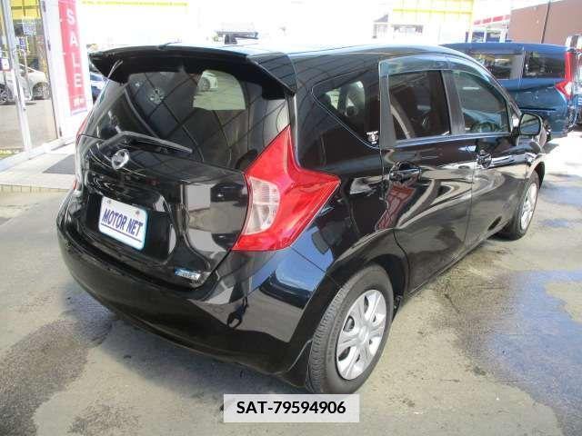 Nissan NOTE 2013-05 353092-4