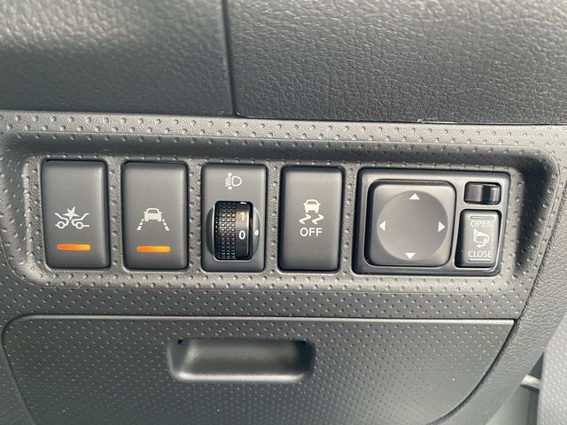 Nissan NV150 AD 2016-12 7388-11