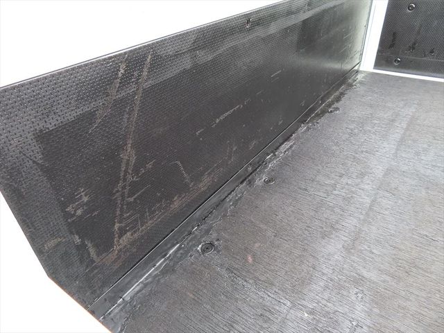 Isuzu ELF TRUCK 2005-11 8562-18