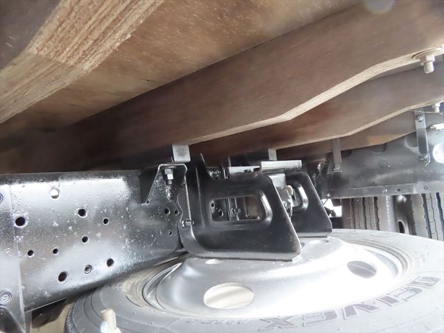 Isuzu ELF TRUCK 2005-11 8562-21