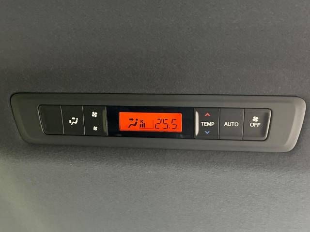 Toyota VOXY 2018-09 14331-6
