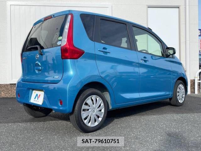Nissan DAYZ 2013-07 390361-17